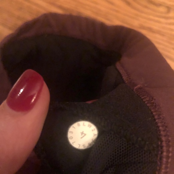 Lululemon Energy Bra Size 4 - Picture 5 of 5